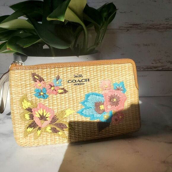 Coach Hawaiian Tropical Floral Embroidery Seagrass/Wicker Wristlet (Large) - Picture 6 of 9